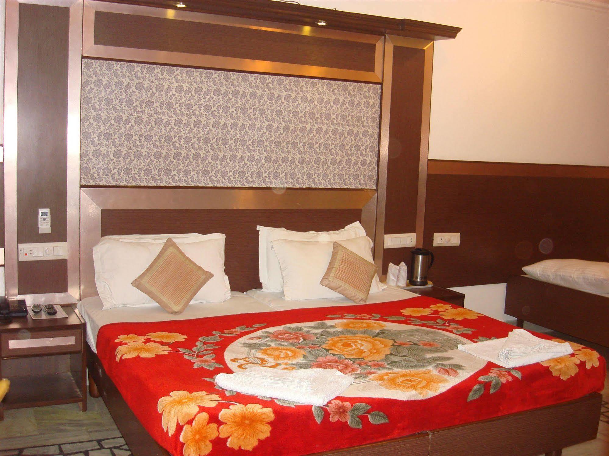 Hotel Rama Deluxe Nové Dillí Exteriér fotografie